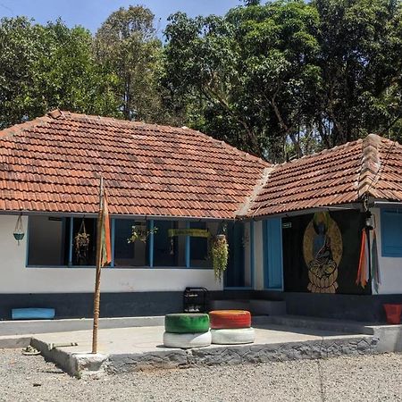 Crossroads Hostel 1957 Kalpetta Luaran gambar
