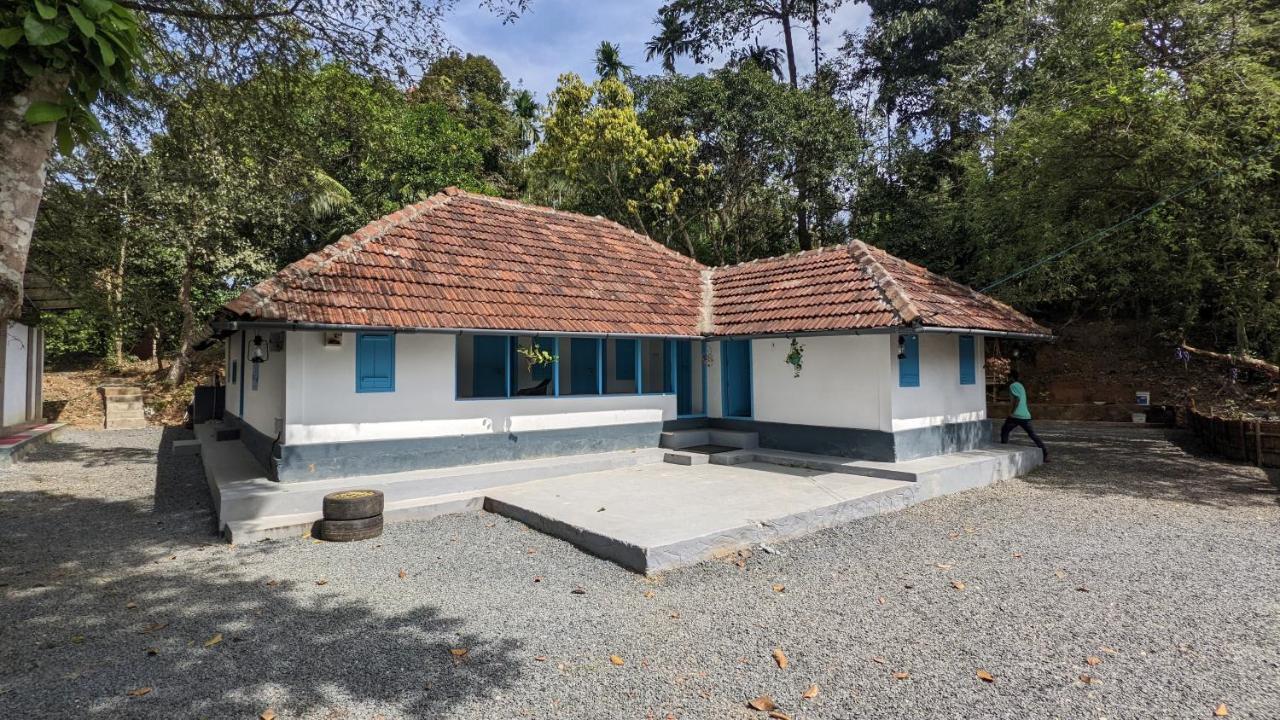 Crossroads Hostel 1957 Kalpetta Luaran gambar