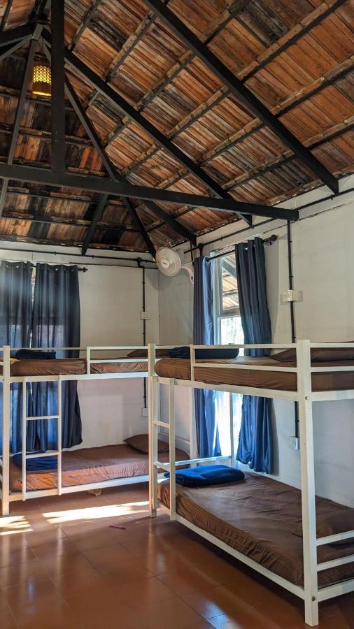 Crossroads Hostel 1957 Kalpetta Luaran gambar